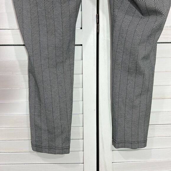 Torrid Studio Pants Size 0 Large Slim Fix Pixie Ponte Herringbone Bone NWOT - Picture 11 of 14